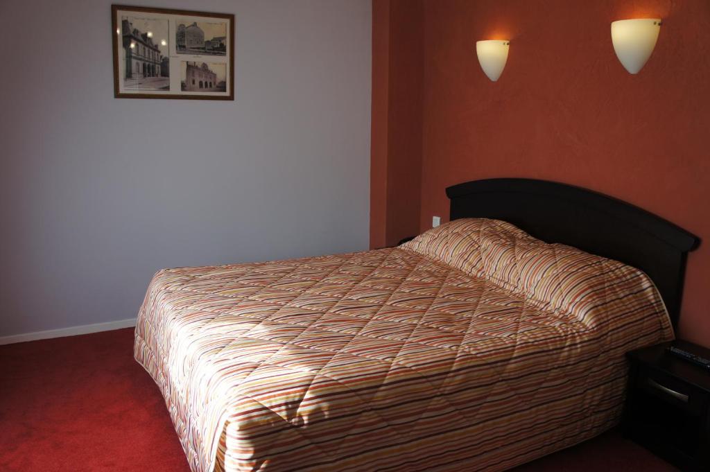 Logis Hotel & Restaurant Du Chemin Des Dames Corbeny Room photo