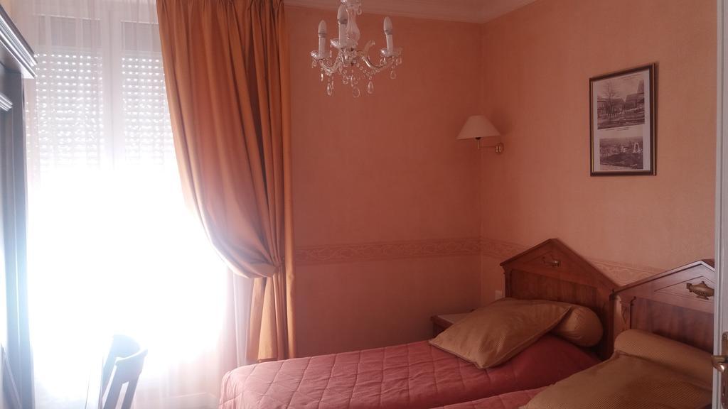 Logis Hotel & Restaurant Du Chemin Des Dames Corbeny Exterior photo